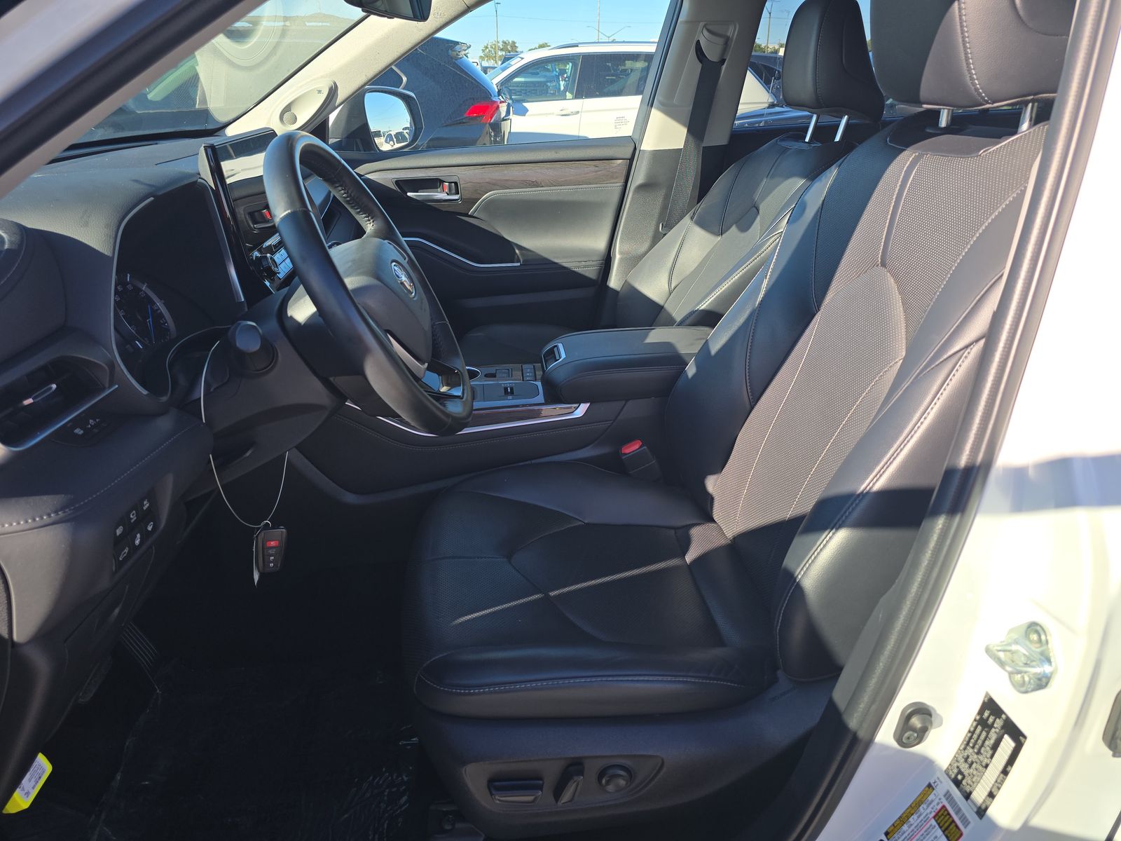 2022 Toyota Highlander Hybrid Limited AWD