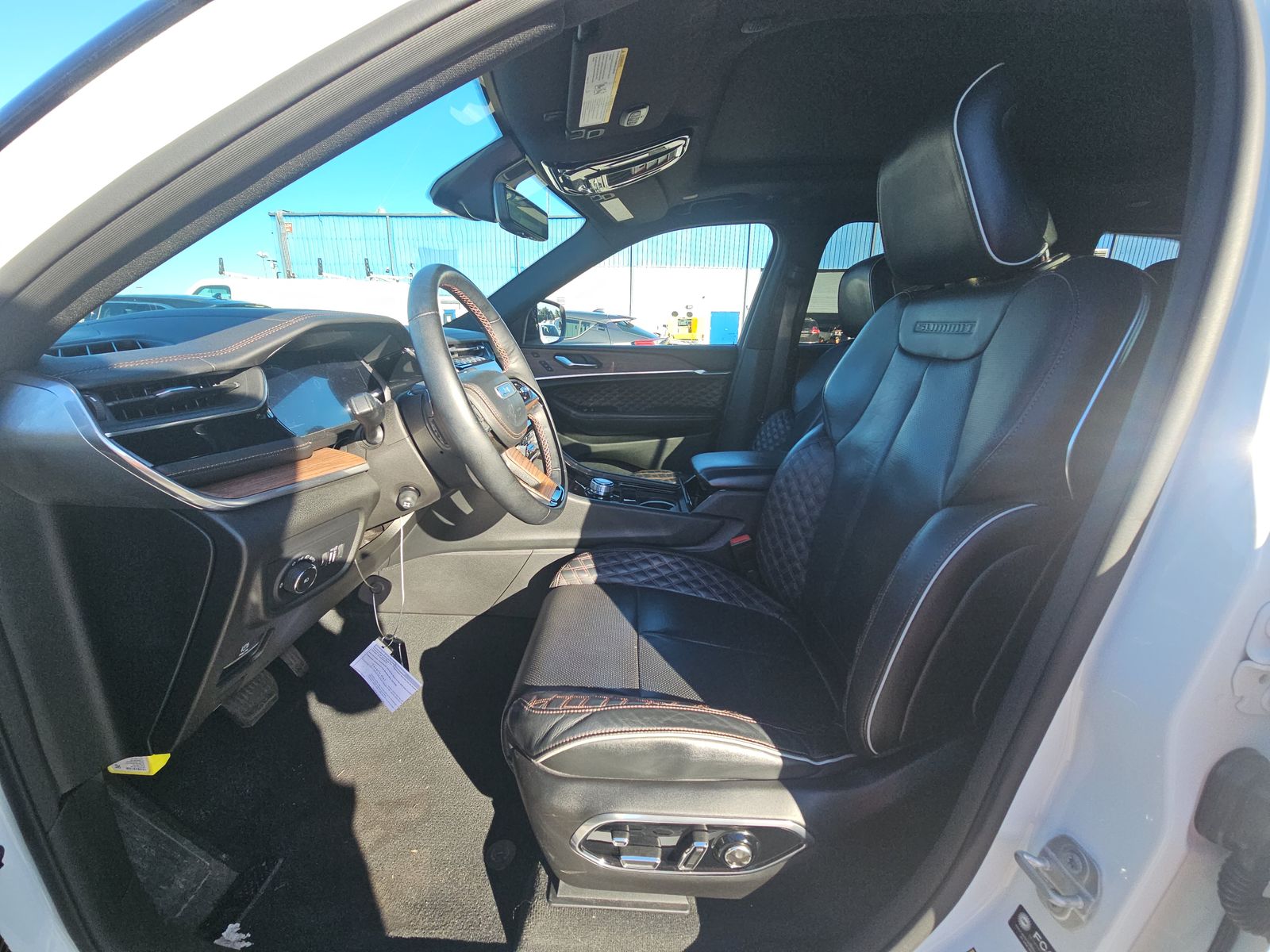 2023 Jeep Grand Cherokee Summit RWD