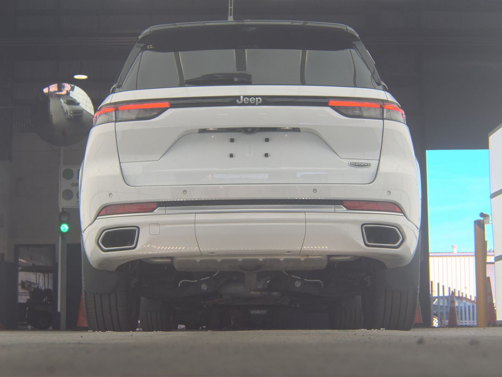 2023 Jeep Grand Cherokee Summit RWD