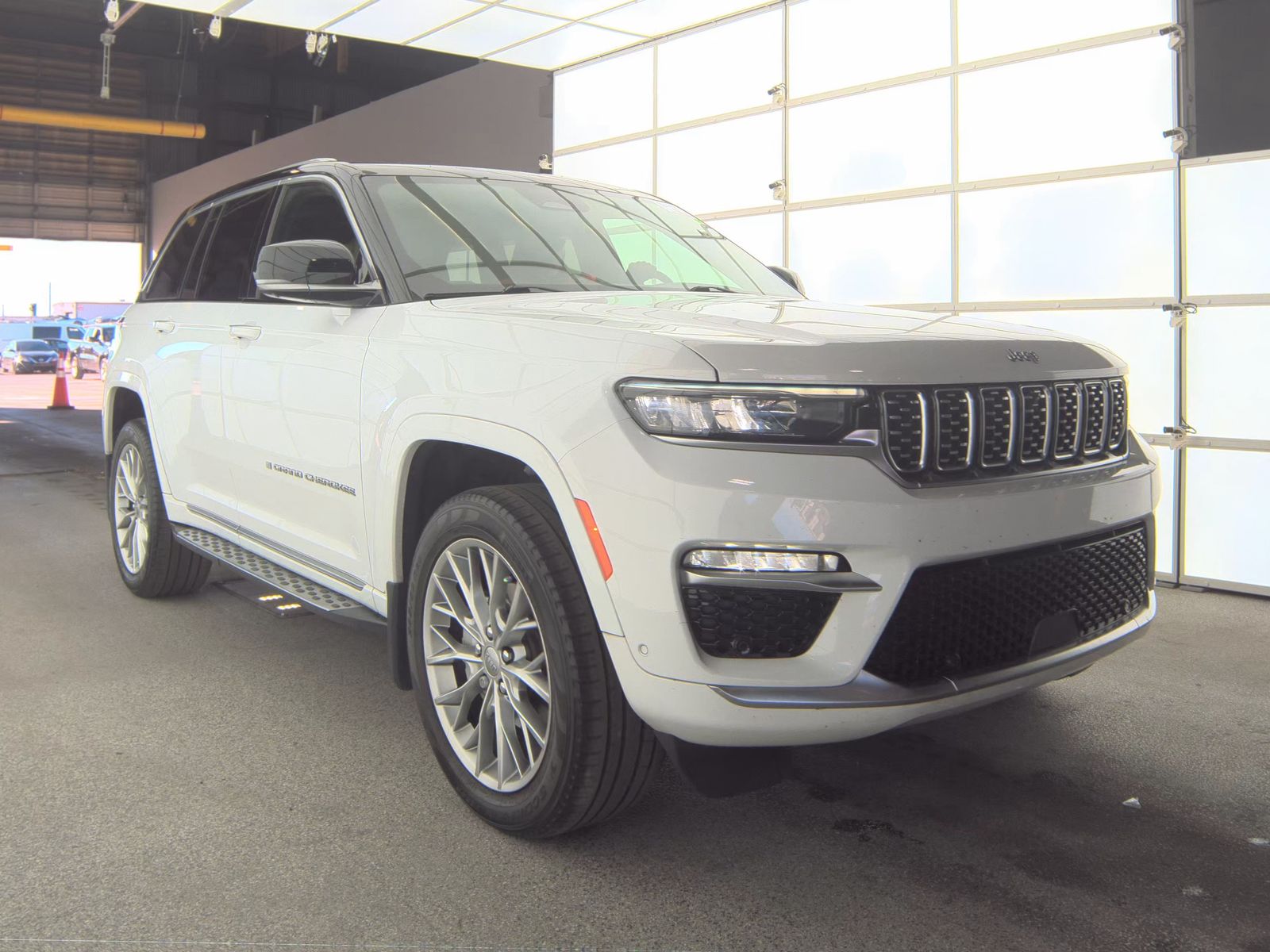 2023 Jeep Grand Cherokee Summit RWD