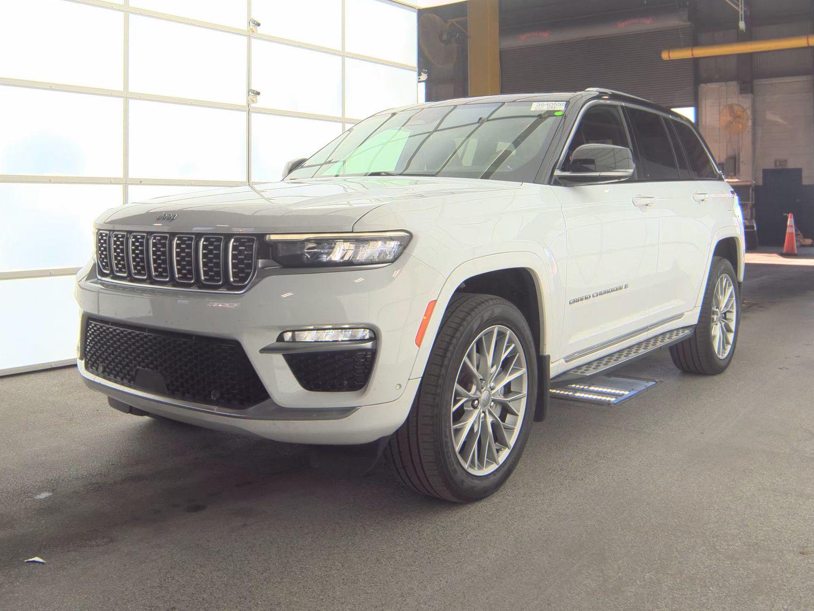 2023 Jeep Grand Cherokee Summit RWD