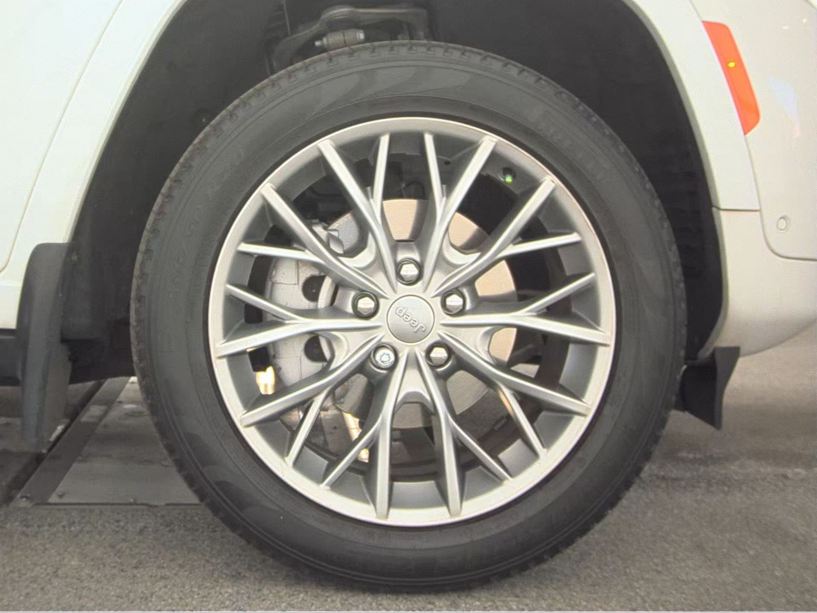 2023 Jeep Grand Cherokee Summit RWD