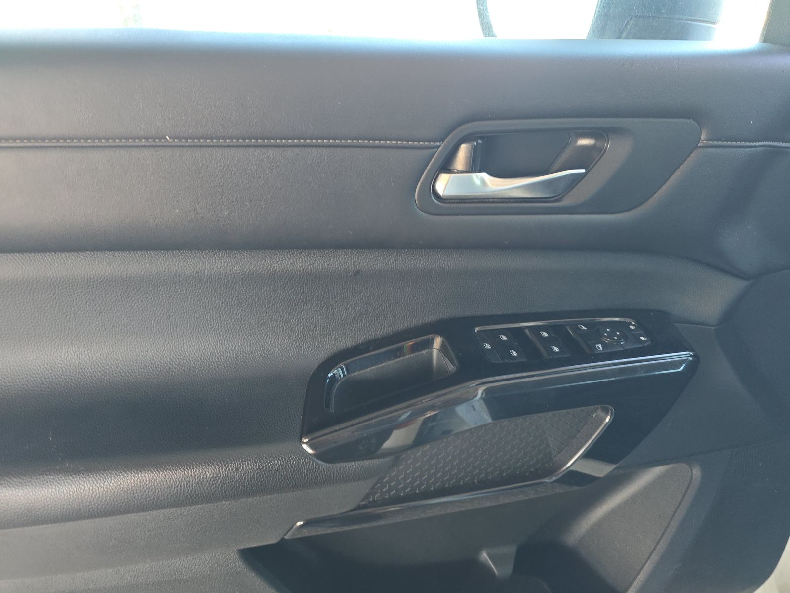 2022 Nissan Pathfinder SV FWD