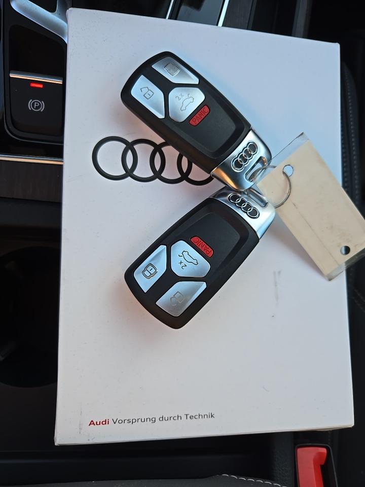 2025 Audi Q5 e Plug-In Hybrid S line Premium Plus AWD