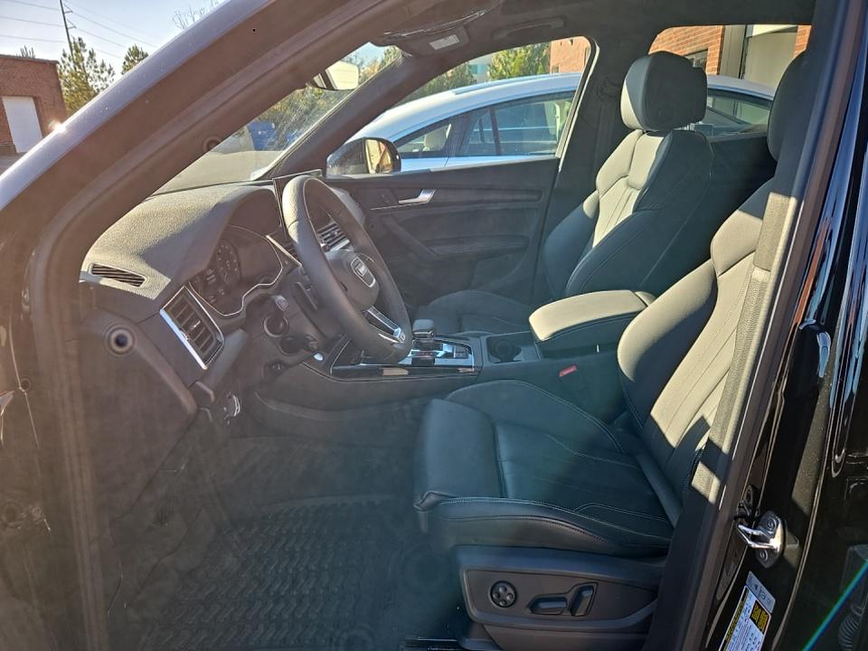 2025 Audi Q5 e Plug-In Hybrid S line Premium Plus AWD