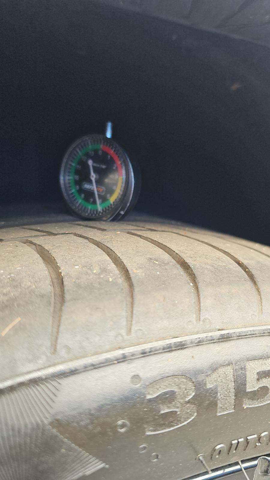 2023 BMW X6 xDrive40i AWD