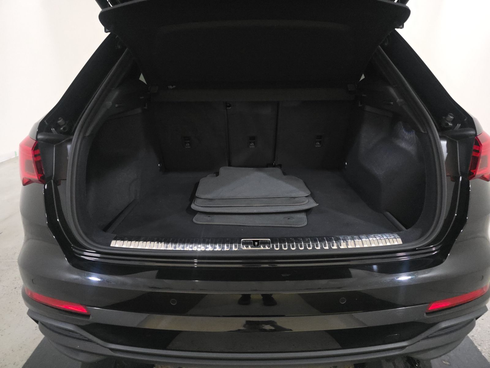 2023 Audi Q3 S line Premium AWD