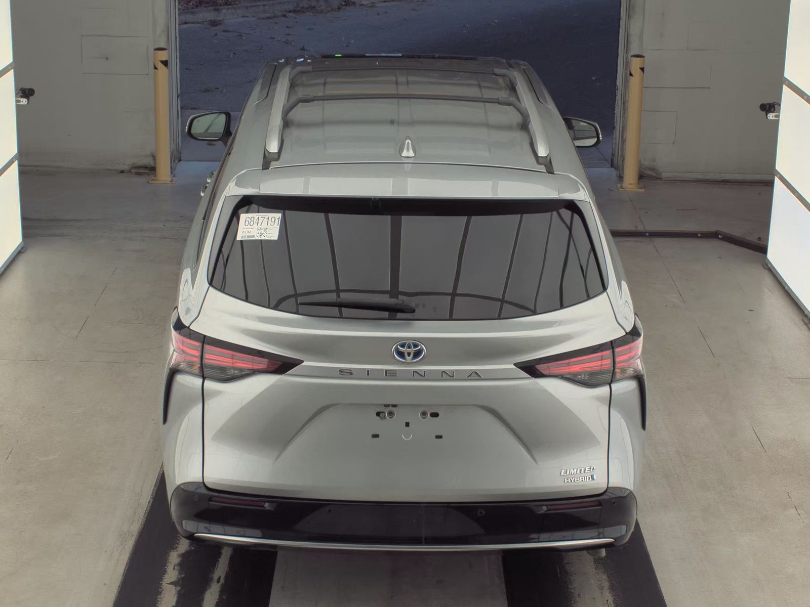 2022 Toyota Sienna Limited FWD