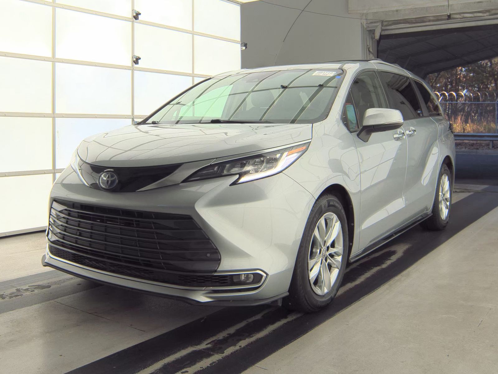 2022 Toyota Sienna Limited FWD