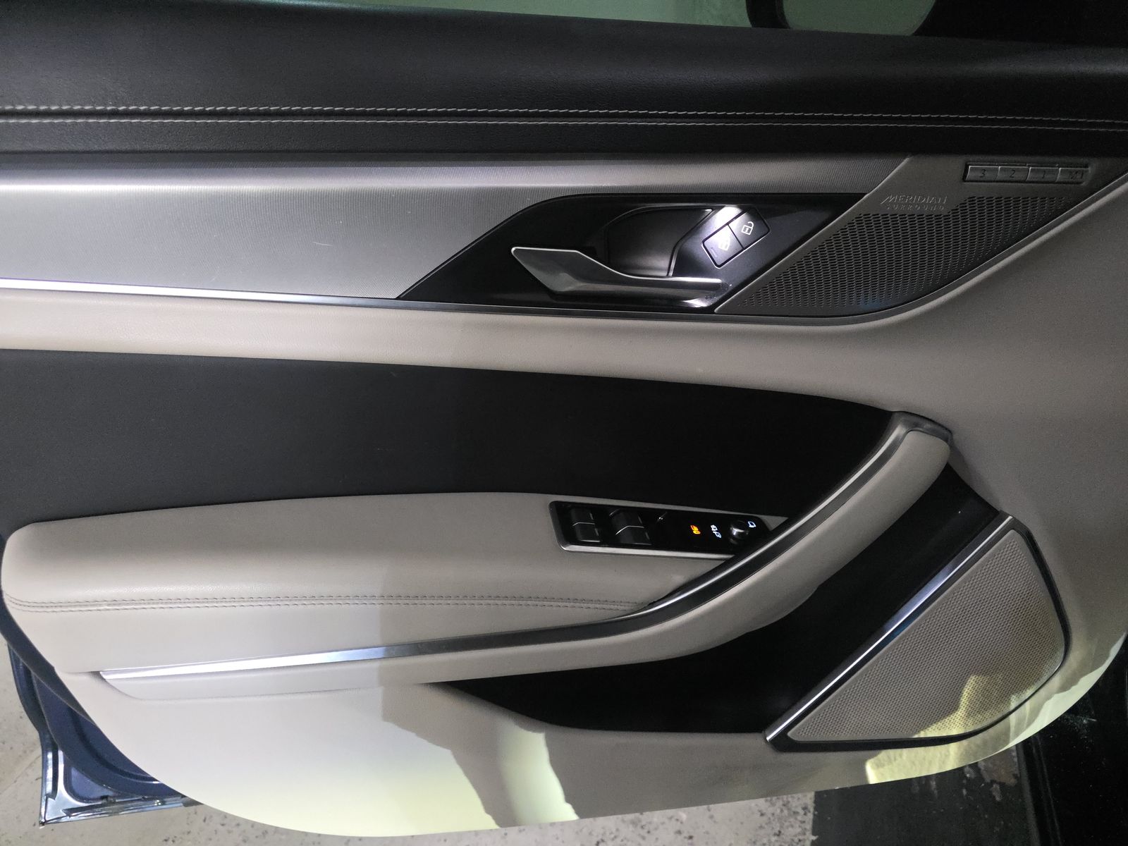 2022 Jaguar XF R-Dynamic SE AWD