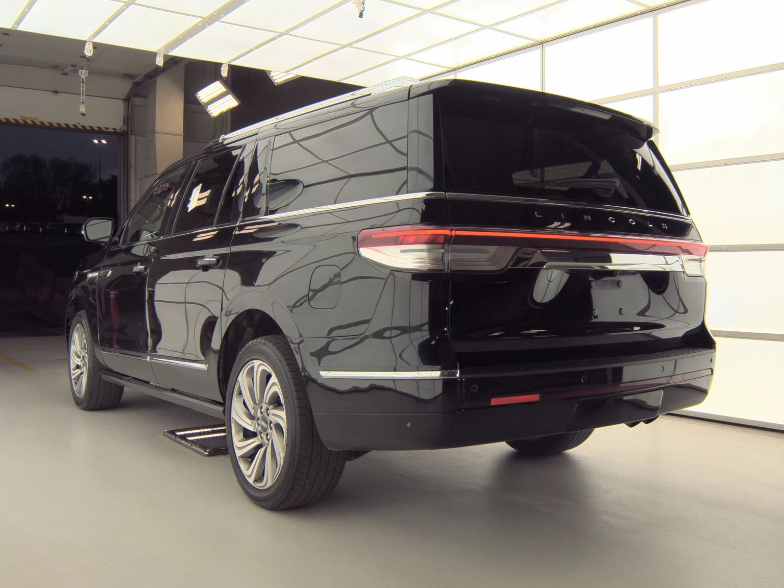 2023 Lincoln Navigator L Reserve AWD