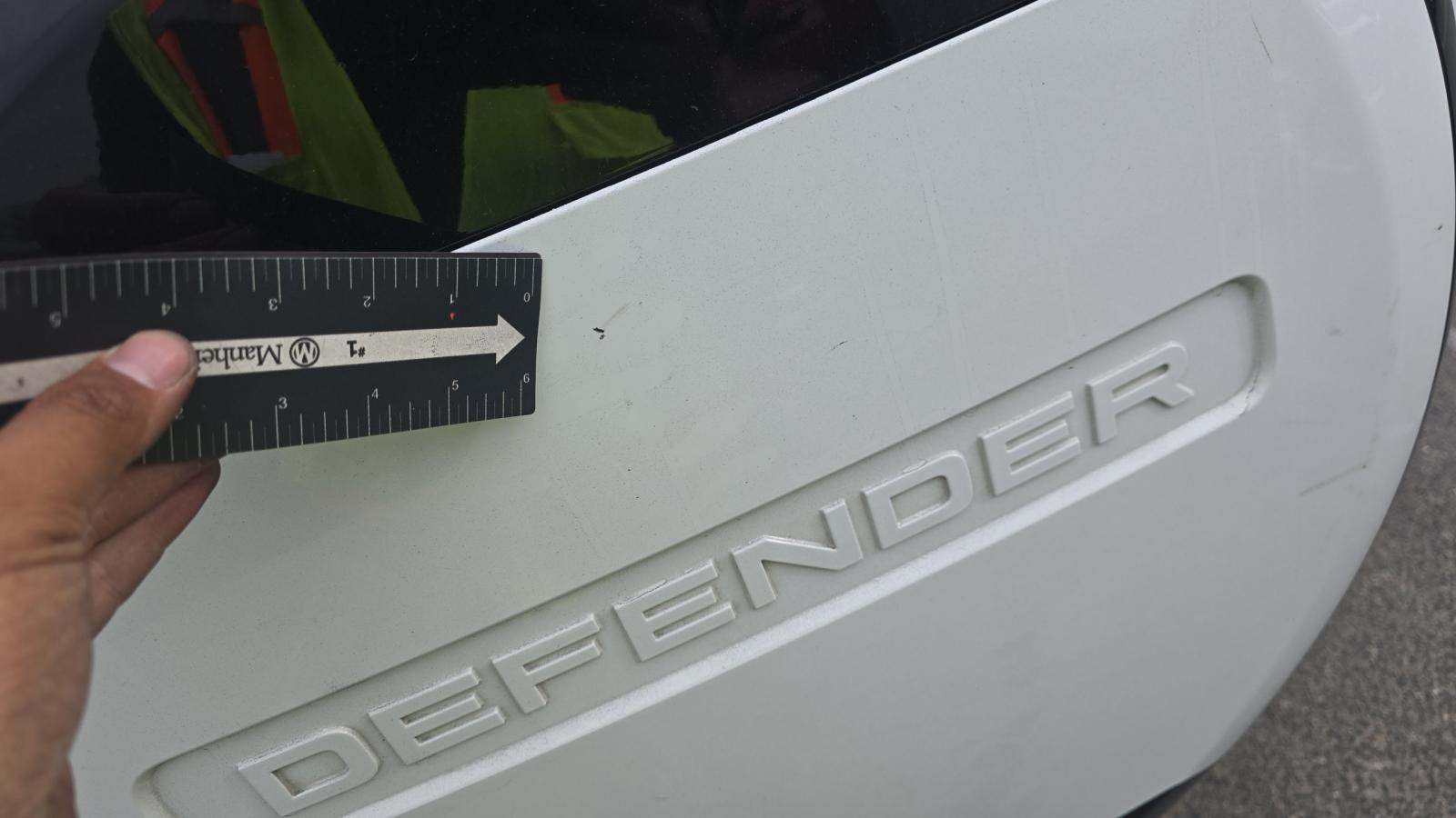 2024 Land Rover Defender 130 X-Dynamic SE AWD