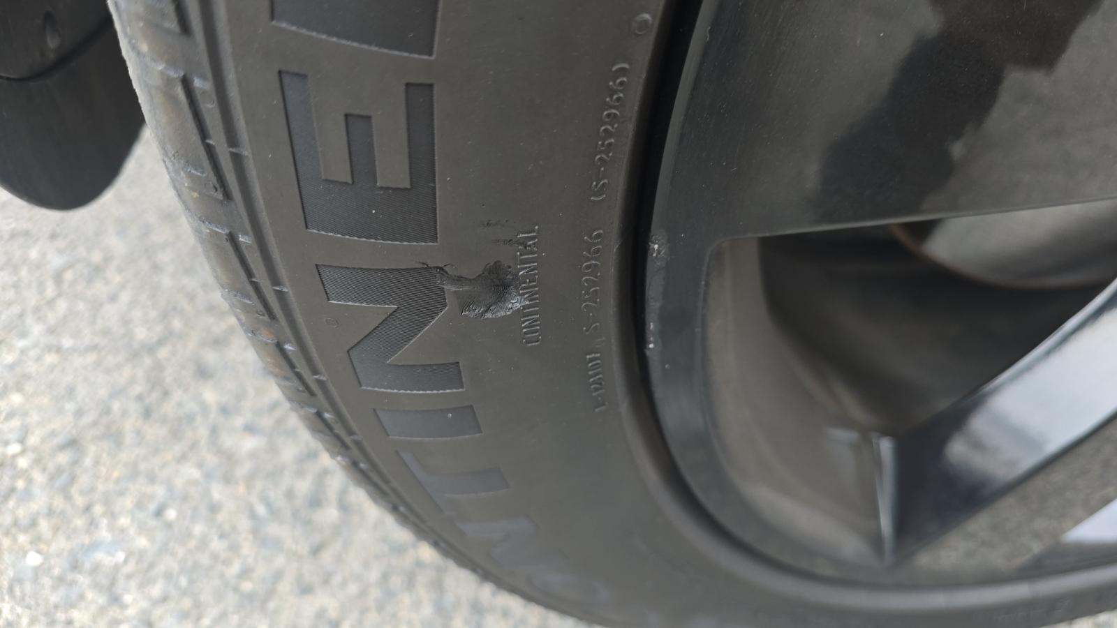 2024 Land Rover Defender 130 X-Dynamic SE AWD