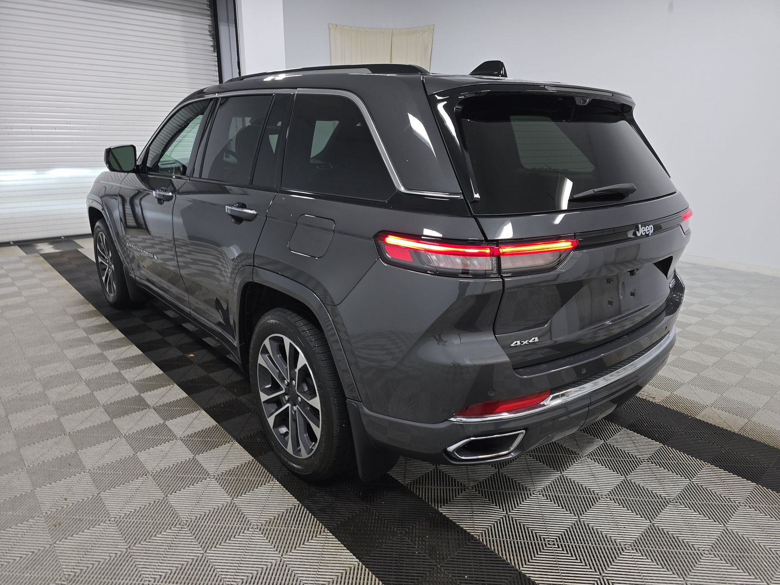 2023 Jeep Grand Cherokee Overland AWD