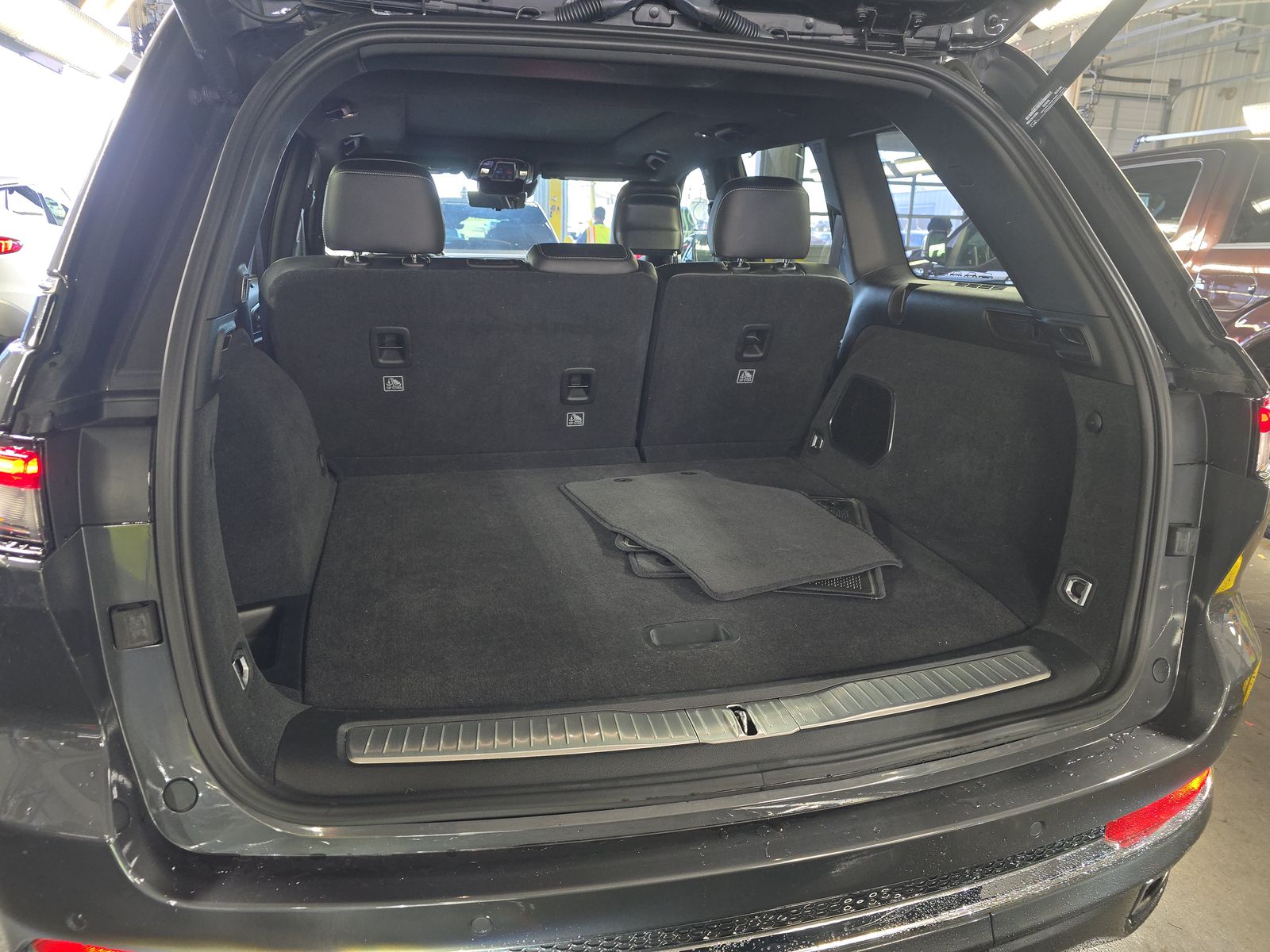 2023 Jeep Grand Cherokee Overland AWD