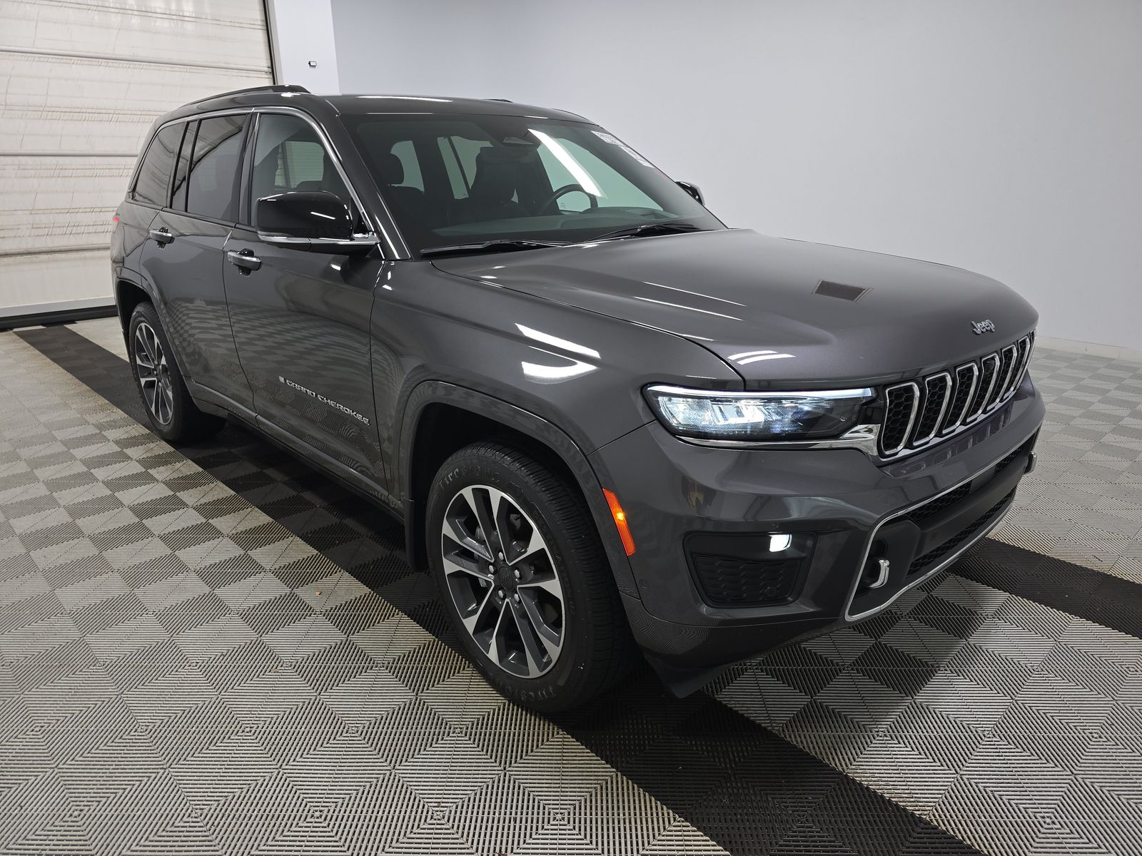 2023 Jeep Grand Cherokee Overland AWD
