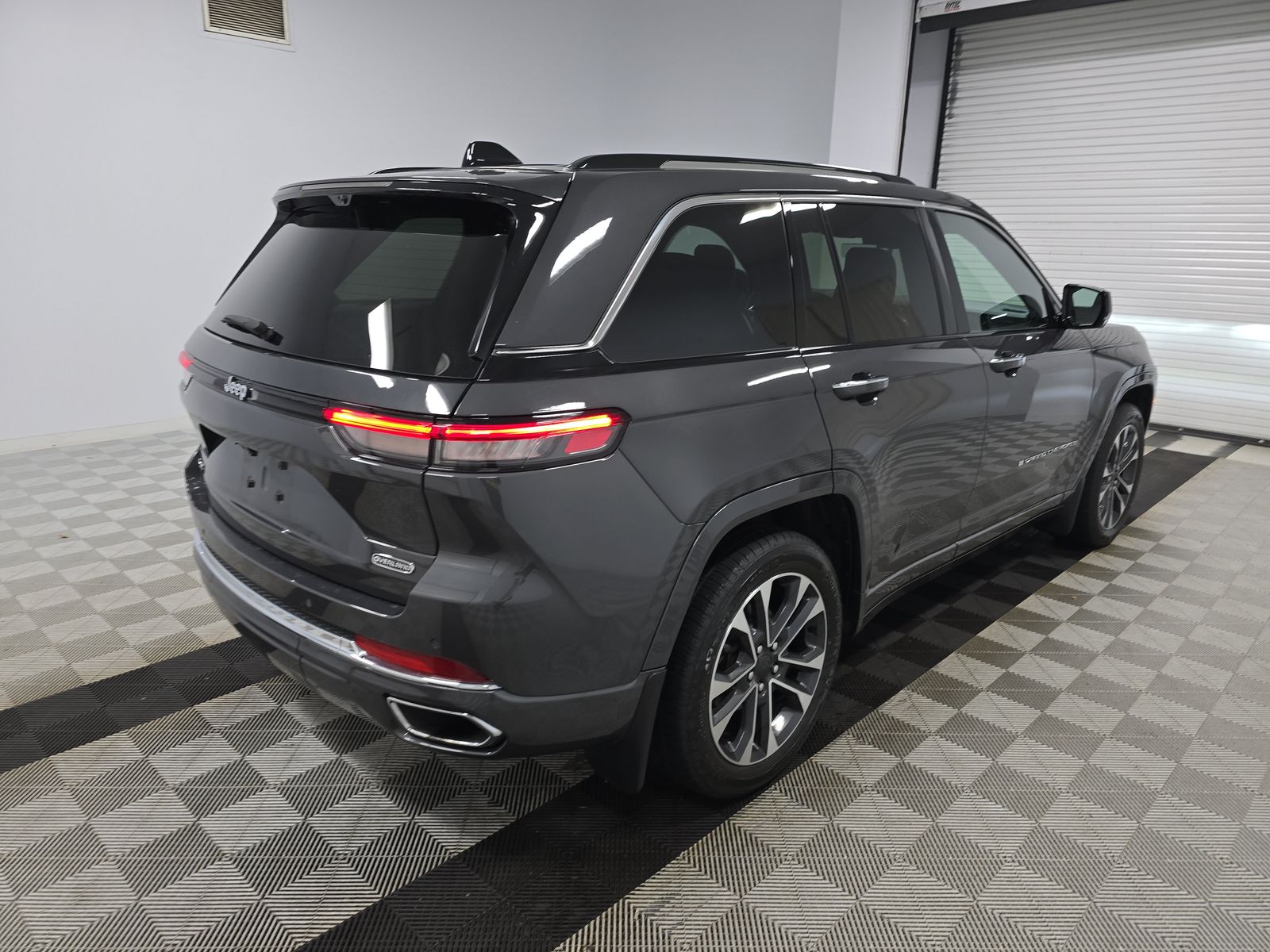 2023 Jeep Grand Cherokee Overland AWD