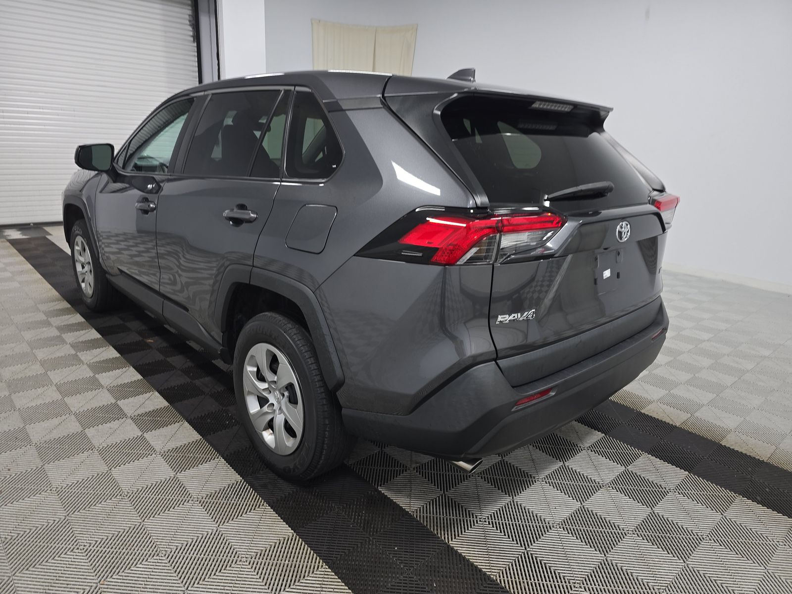 2023 Toyota RAV4 LE FWD