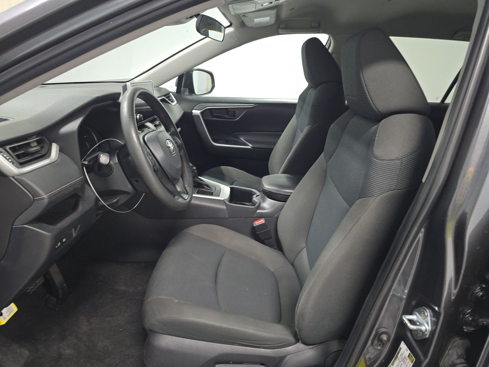 2023 Toyota RAV4 LE FWD