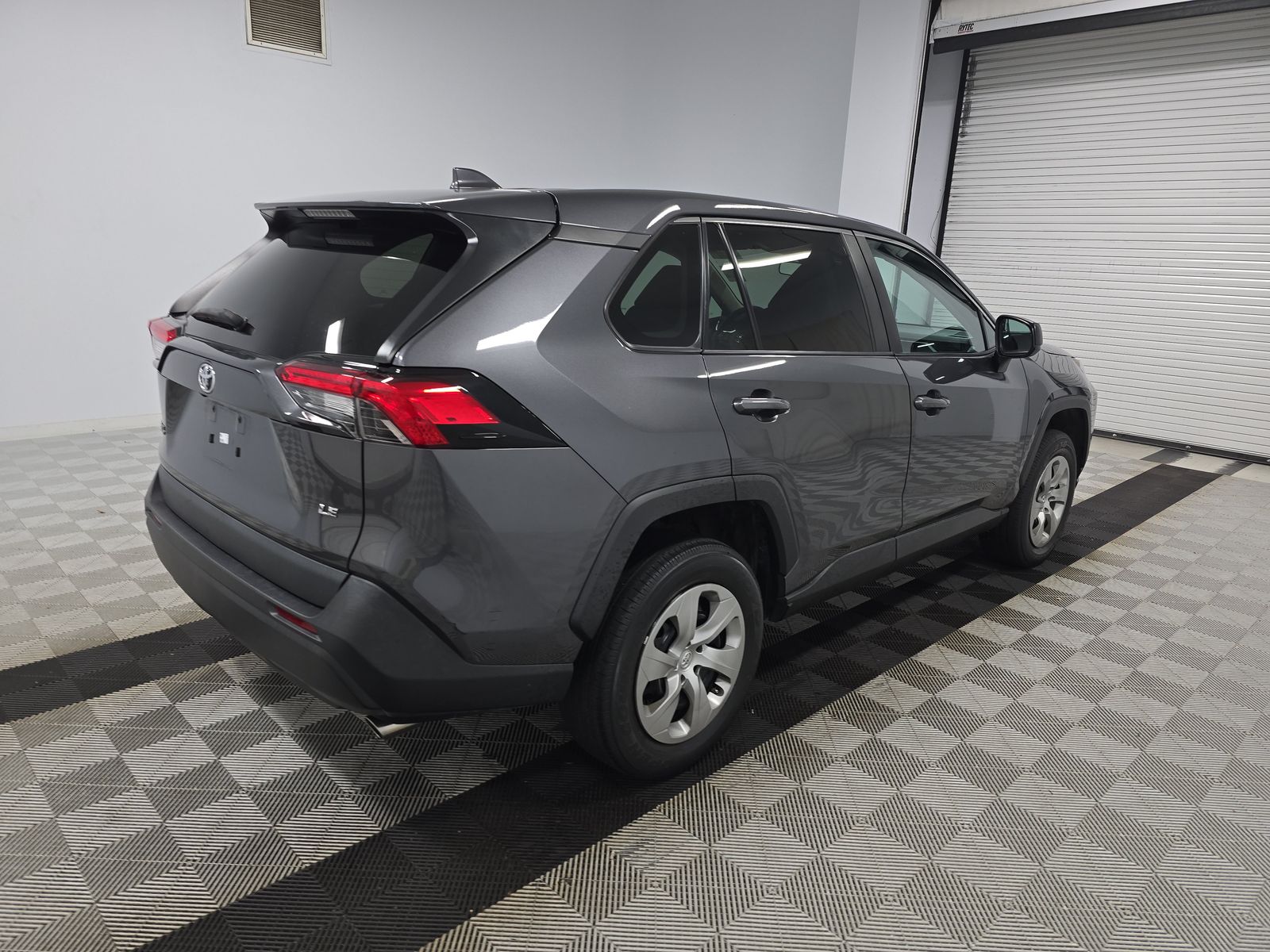 2023 Toyota RAV4 LE FWD