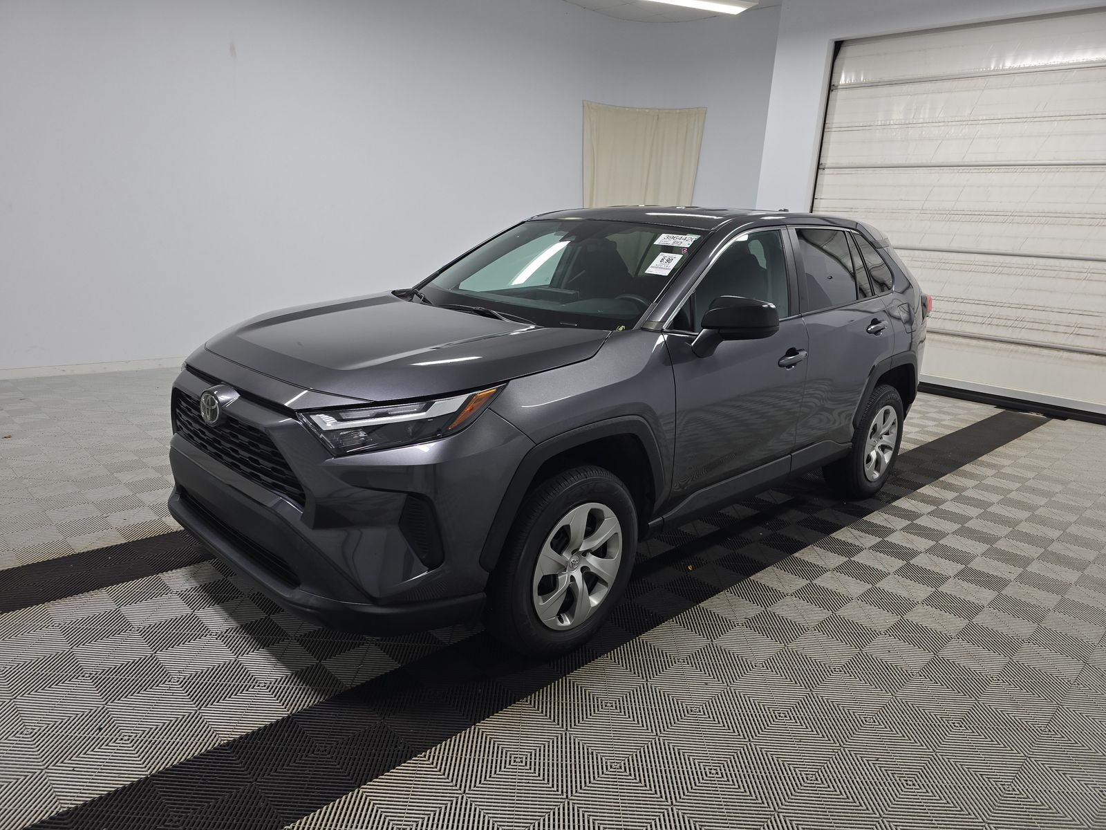 2023 Toyota RAV4 LE FWD