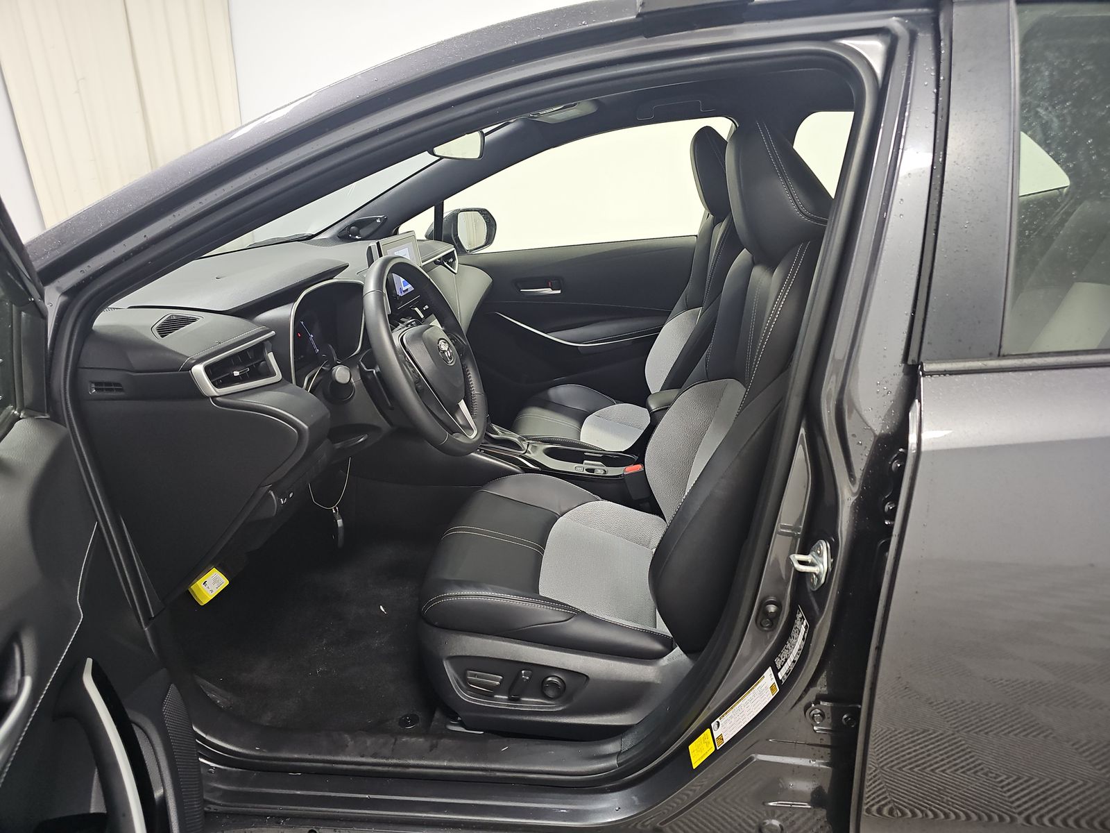 2025 Toyota Corolla XSE FWD