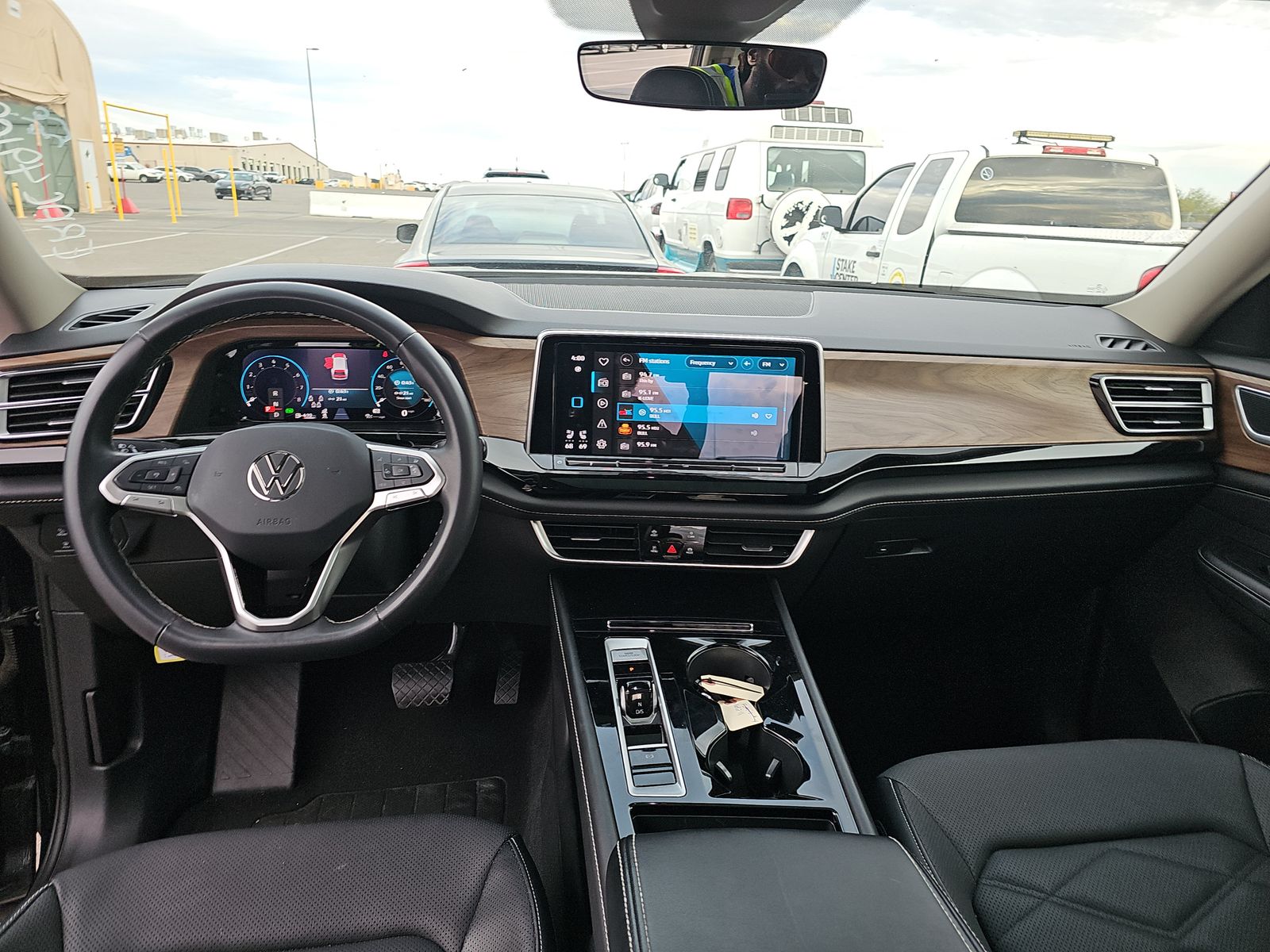 2024 Volkswagen Atlas 2.0T SE FWD