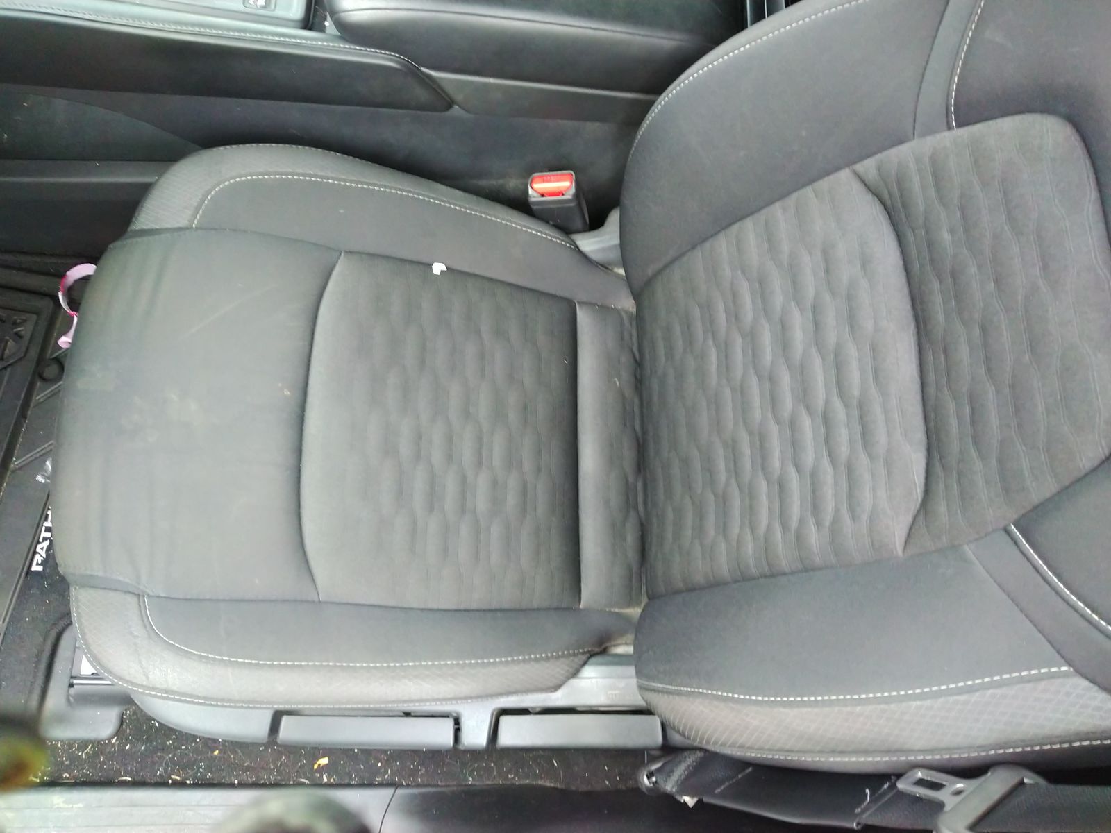 2024 Nissan Pathfinder S FWD