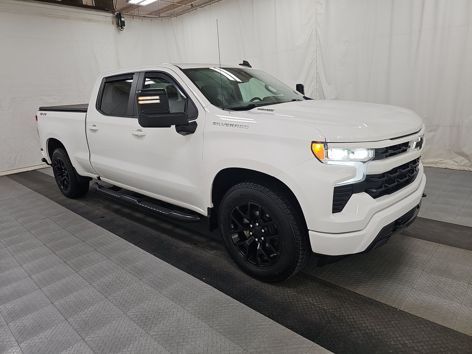 2023 Chevrolet Silverado 1500 RST AWD