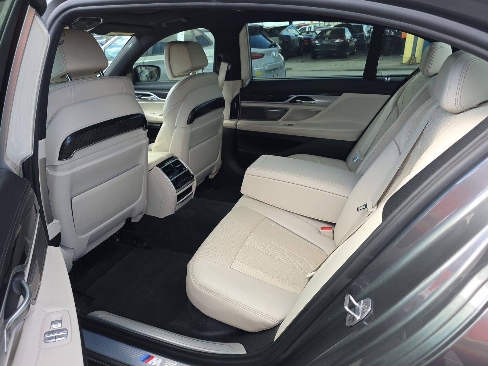 2018 BMW 7 Series 750i RWD