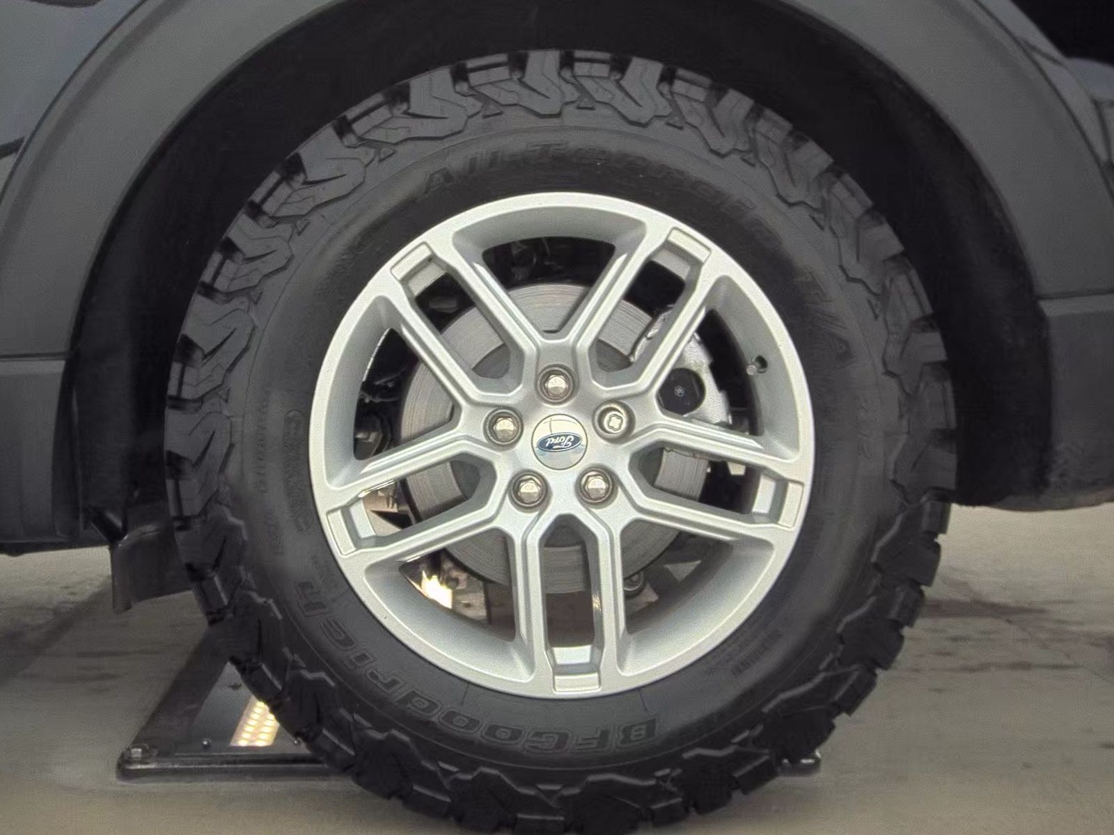 2025 Ford Explorer Active RWD