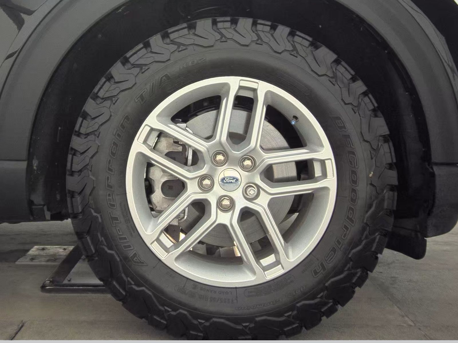 2025 Ford Explorer Active RWD