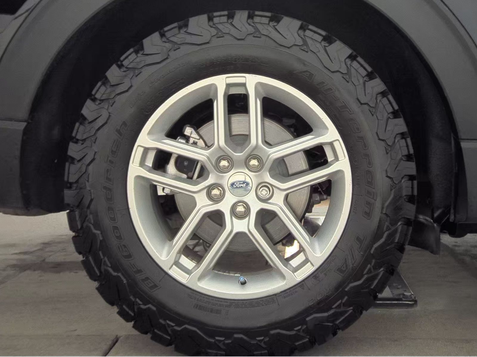 2025 Ford Explorer Active RWD