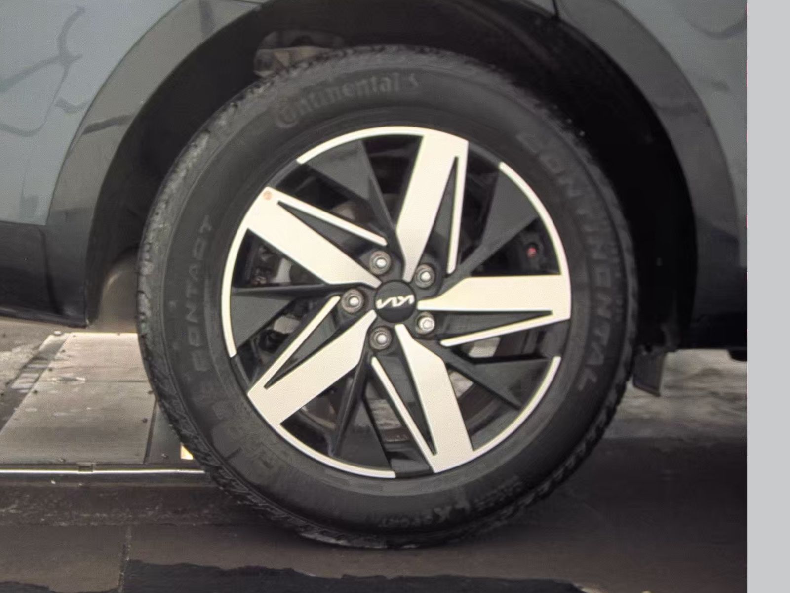 2023 Kia Sorento S FWD