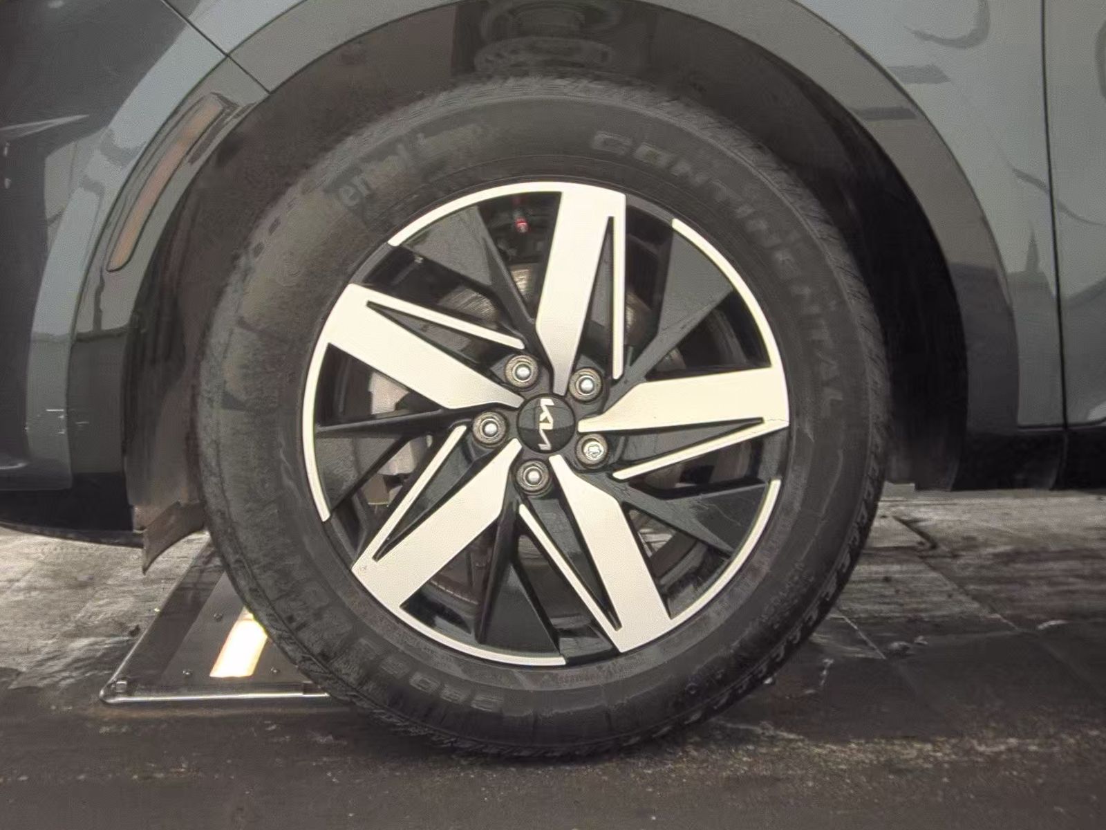 2023 Kia Sorento S FWD