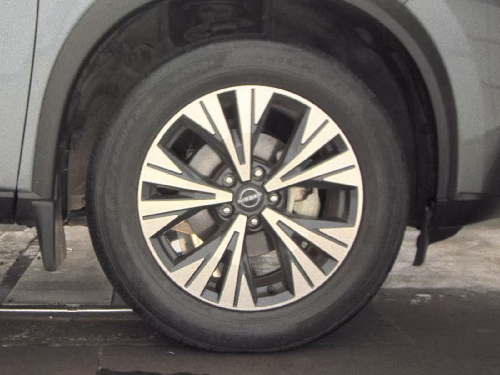 2023 Nissan Rogue SV FWD