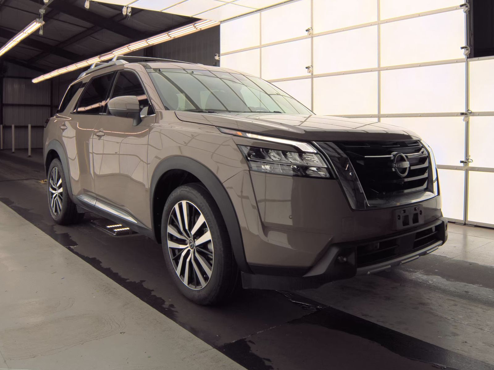 2023 Nissan Pathfinder Platinum FWD