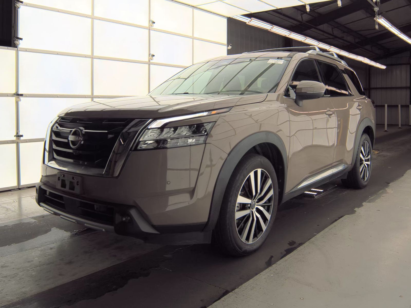 2023 Nissan Pathfinder Platinum FWD