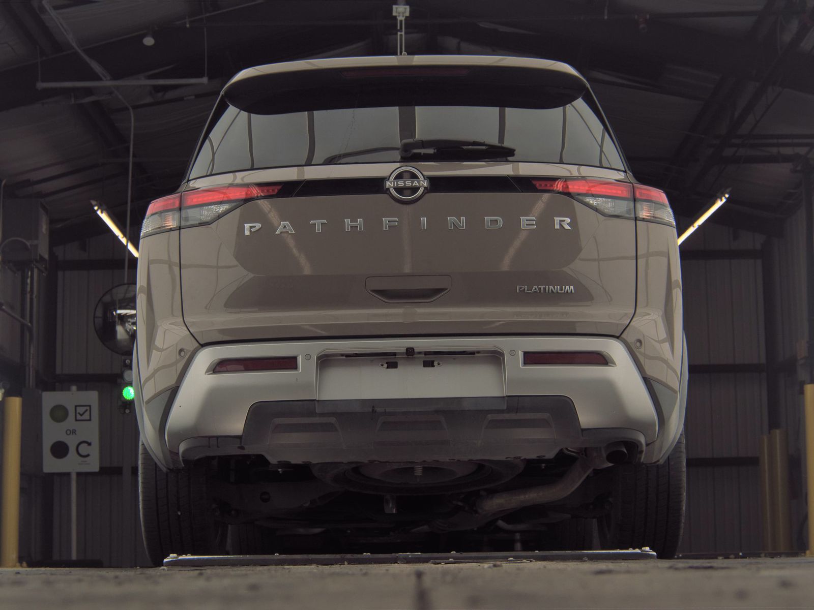 2023 Nissan Pathfinder Platinum FWD