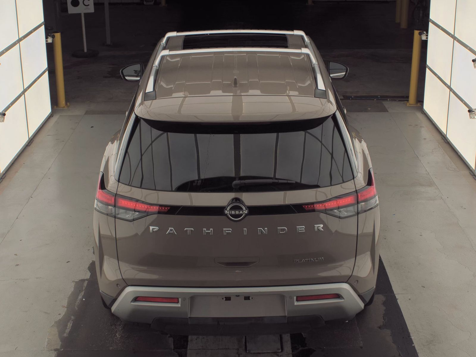 2023 Nissan Pathfinder Platinum FWD