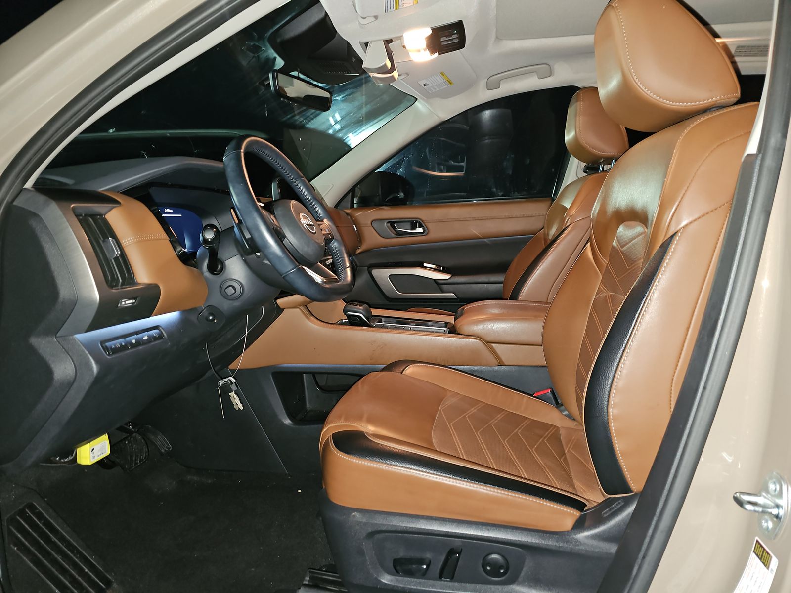 2023 Nissan Pathfinder Platinum FWD