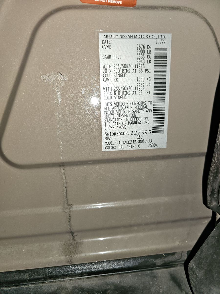 2023 Nissan Pathfinder Platinum FWD