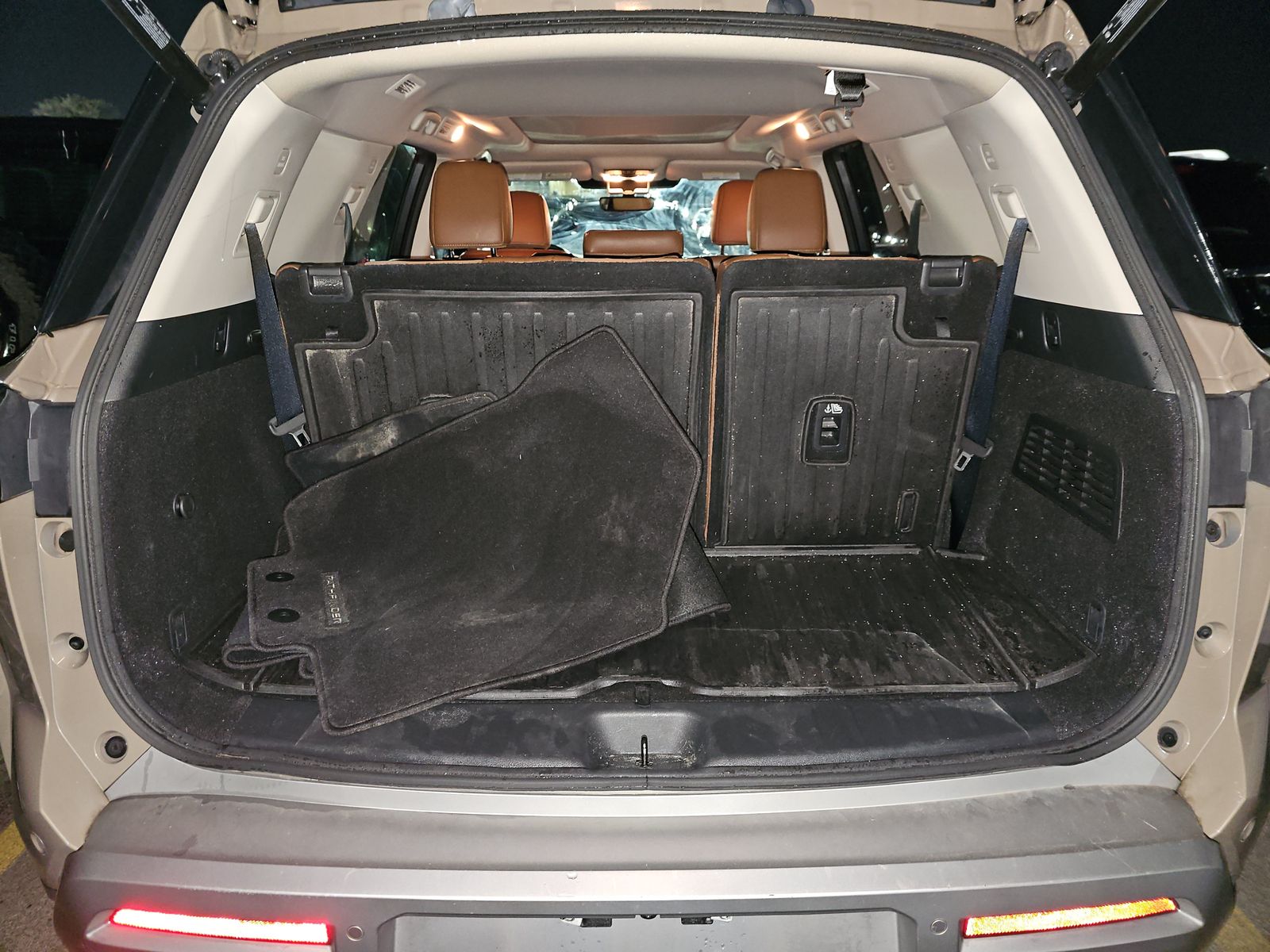 2023 Nissan Pathfinder Platinum FWD