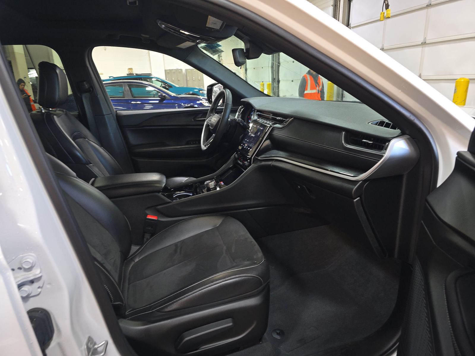 2023 Jeep Grand Cherokee Altitude AWD