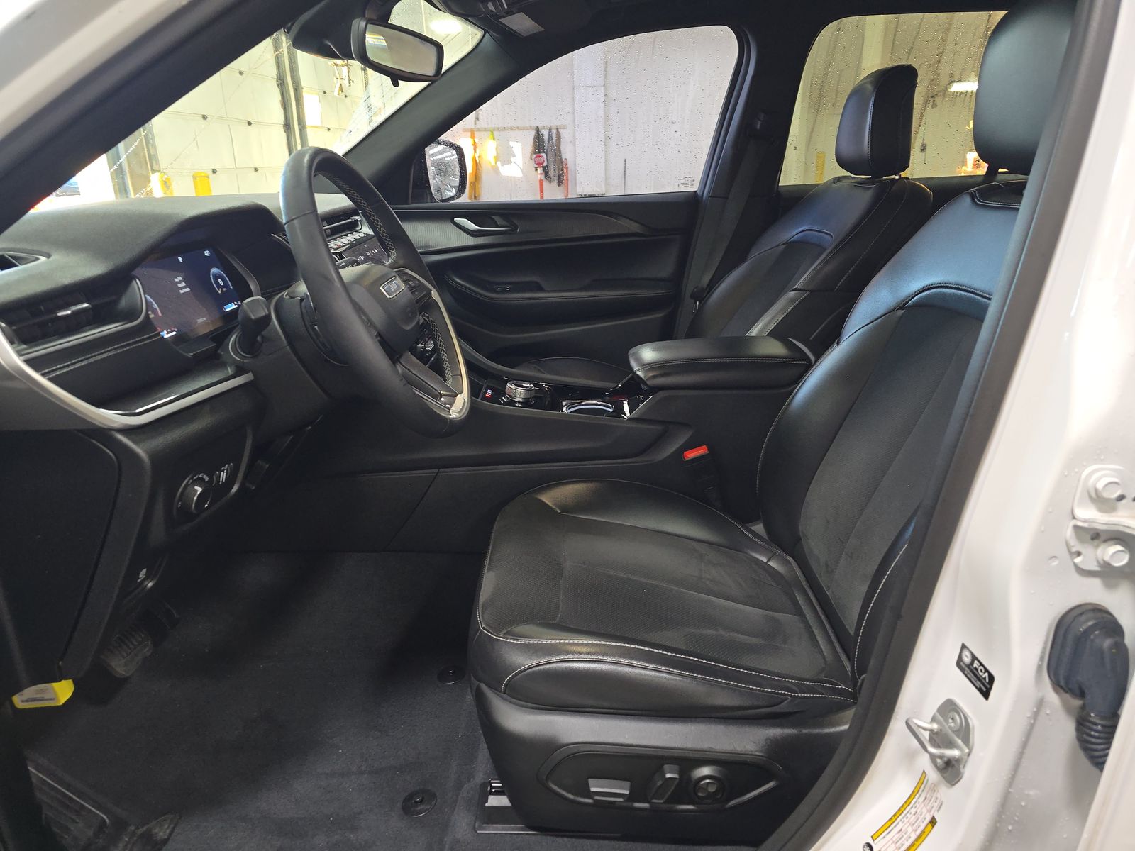 2023 Jeep Grand Cherokee Altitude AWD