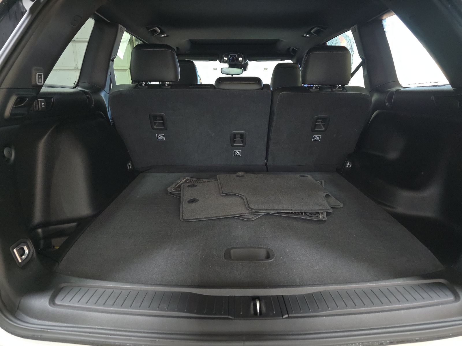 2023 Jeep Grand Cherokee Altitude AWD