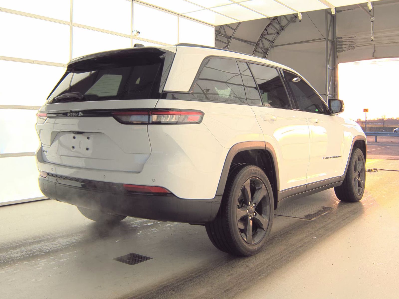 2023 Jeep Grand Cherokee Altitude AWD
