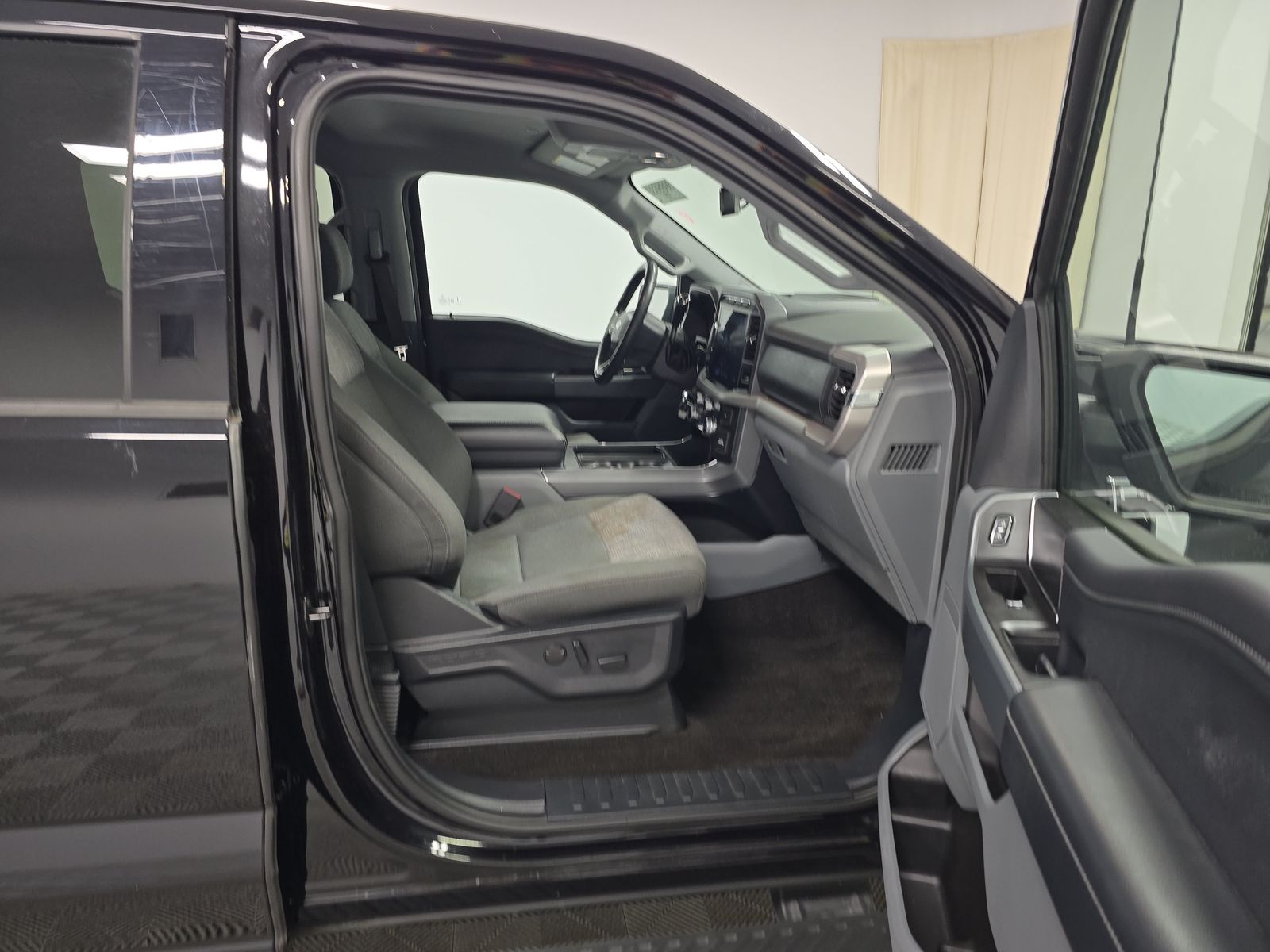 2022 Ford F-150 XLT AWD