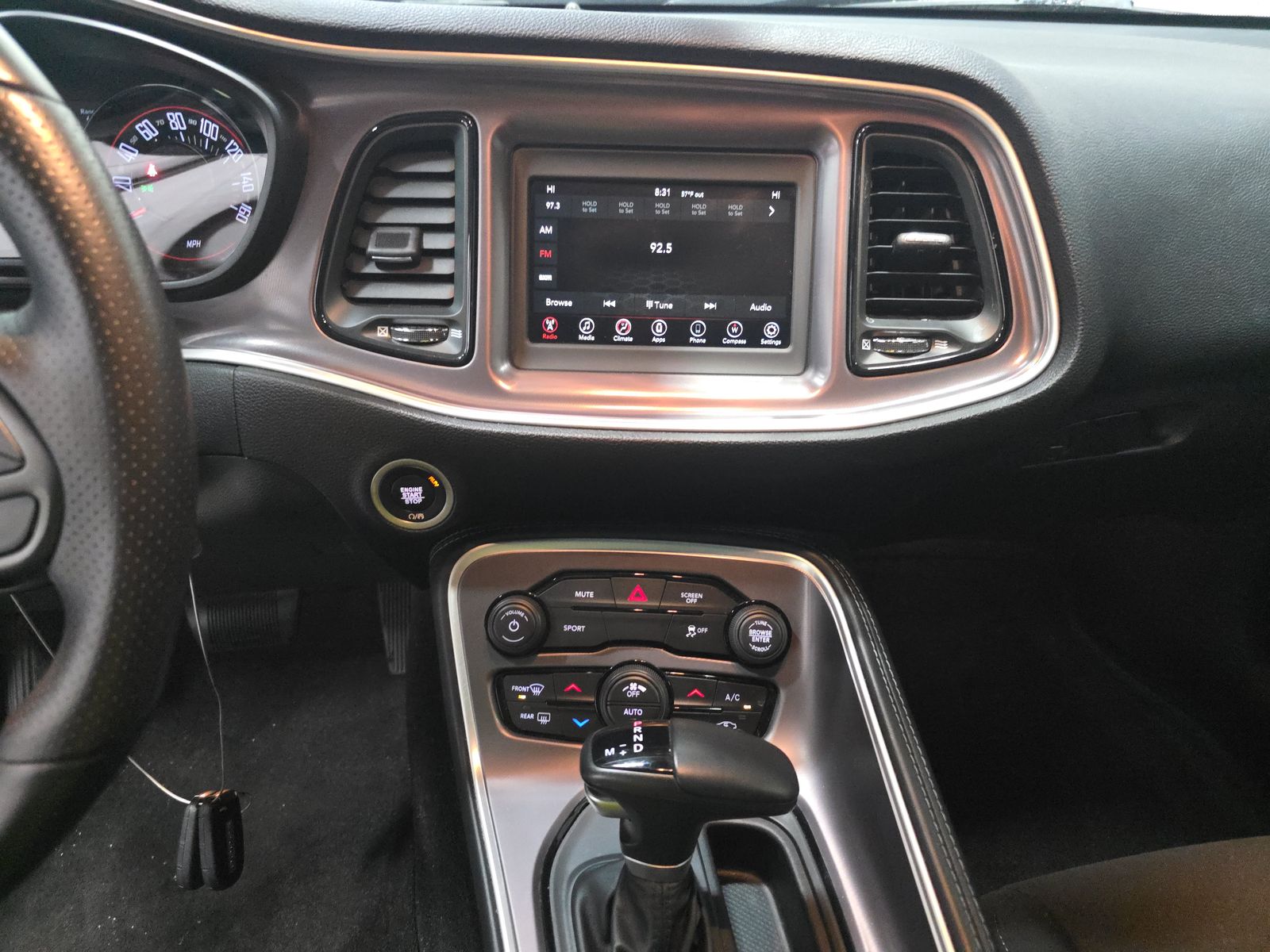 2022 Dodge Challenger SXT RWD