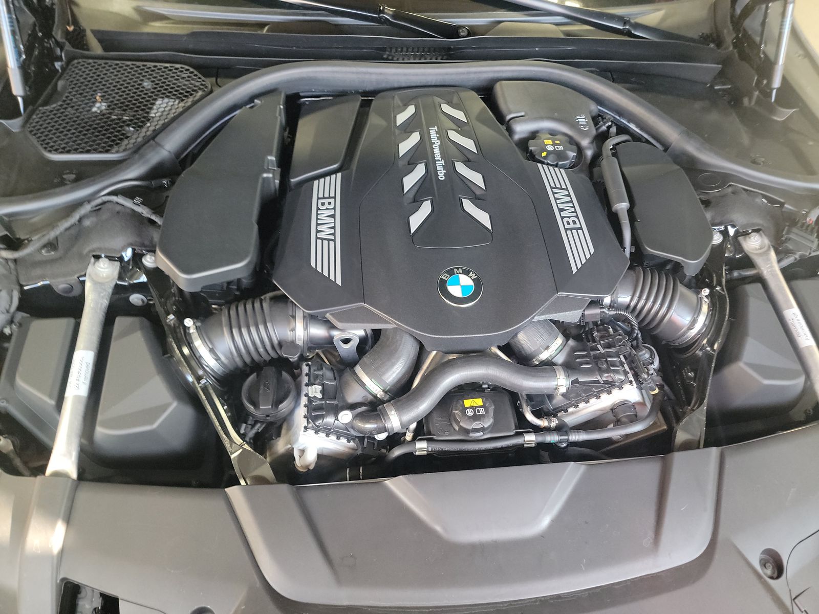 2022 BMW 7 Series 750i xDrive AWD